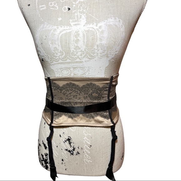 Chantelle 1937 Paris garter belt suspender belt size small beige black sexy lace - Picture 2 of 11